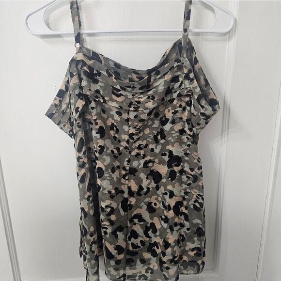 Cabi Multi Color Algeria Tiered Leopard Print Cold Shoulder Top Small, excellent - Picture 4 of 4